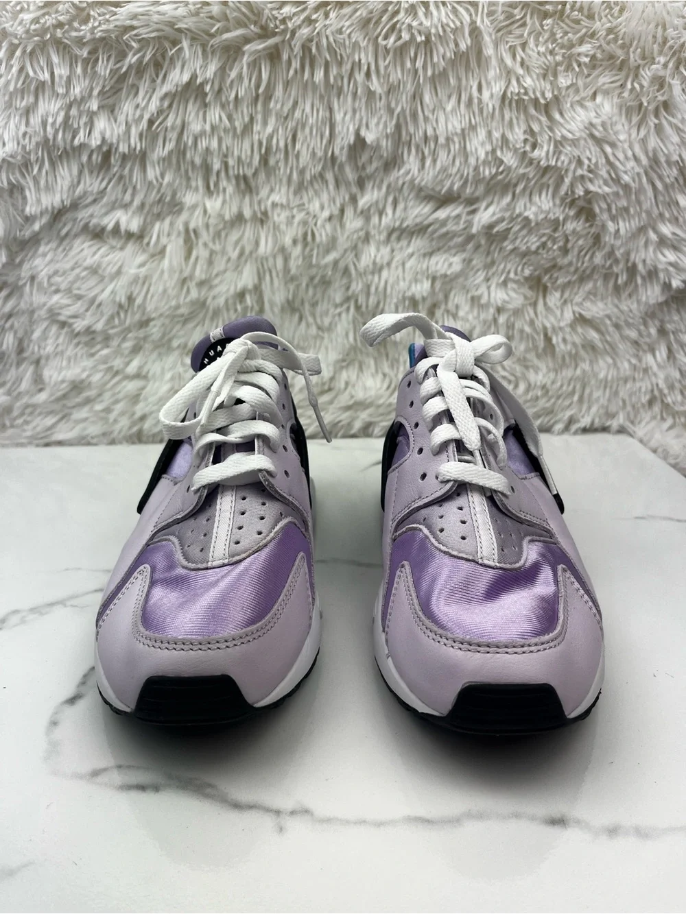 Women’s Nike Air Purple Huarachie Sneakers Size 8